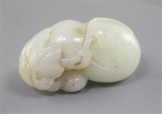 A Chinese white jade carving of gourds, 18th/19th century, 6.8cm